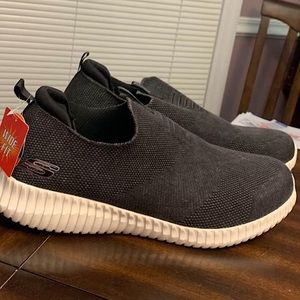 Sketchers stretch fit memory foam wide fit slide on sneakers